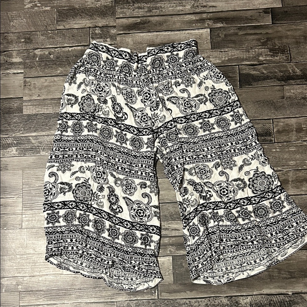 New Directions Monochrome Patterned Pants